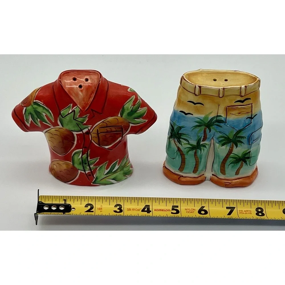 Salt‎ Pepper Shakers Figurines Tiki Bar Hawaiian Shirts Tropical Clay Art Aloha